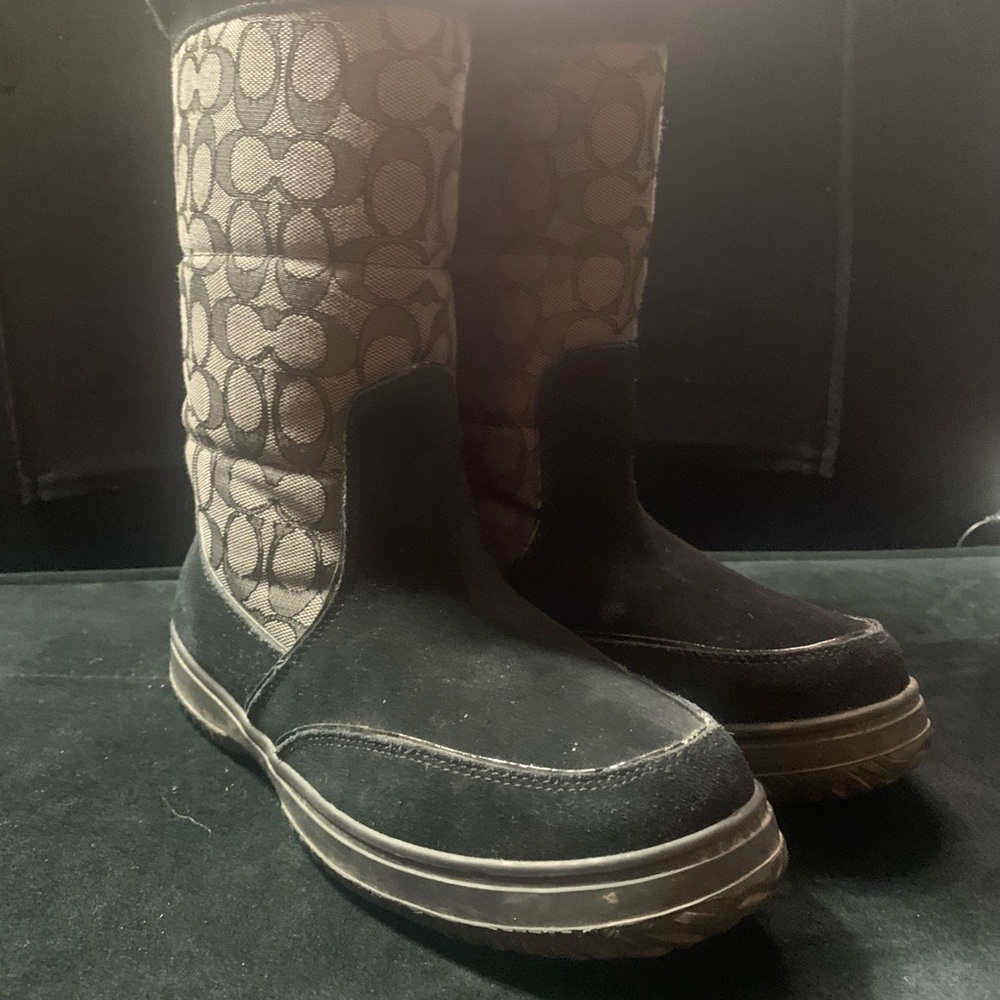 Coach Signature Logo Winter Boots with Black Suede Toe and Brown Shaft - Picture 2 of 3